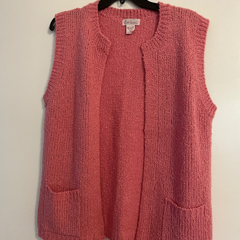 Pink knit sweater 60s mod twiggy Sharon Tate